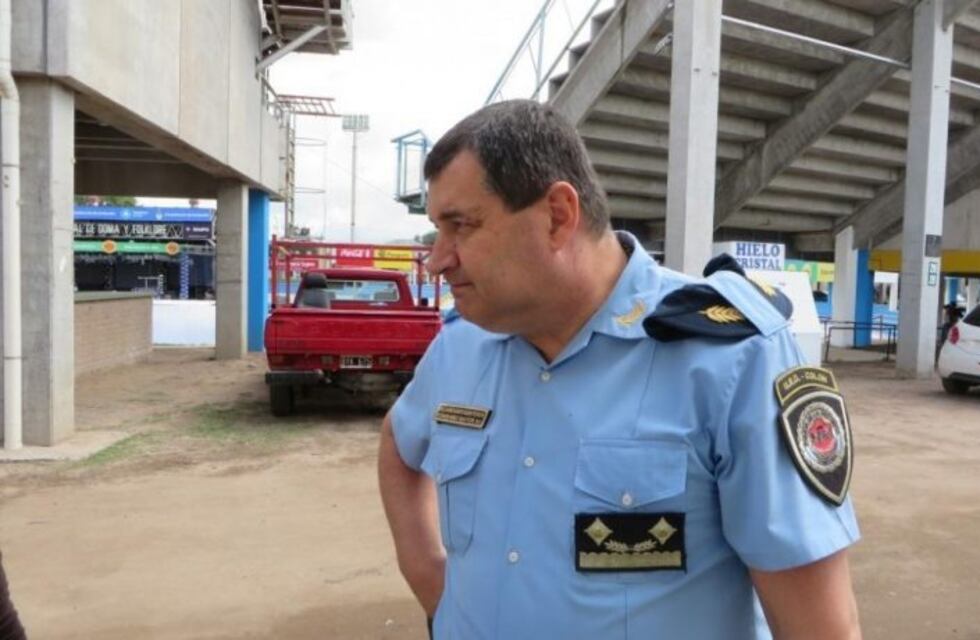 Investigan el robo del arma reglamentaria a un alto jefe policial