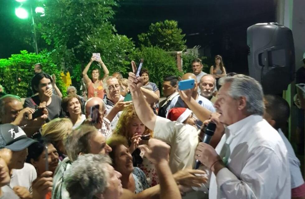 Alberto Fernández estuvo en San Cayetano para esperar la llegada de la Navidad