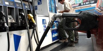 La falta de gasoil en todo el país podría ocasionar serios problemas en el abastecimiento del mercado interno y también en la exportación. Foto: Archivo.