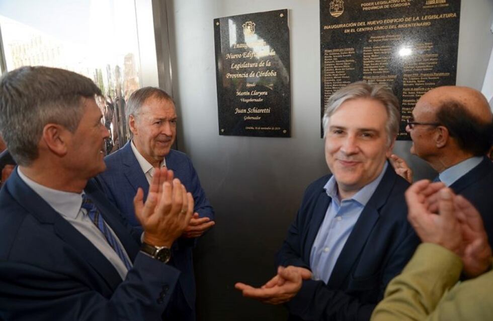 Schiaretti y Llaryora presentes en la inauguración del nuevo edificio de la Legislatura provincial
