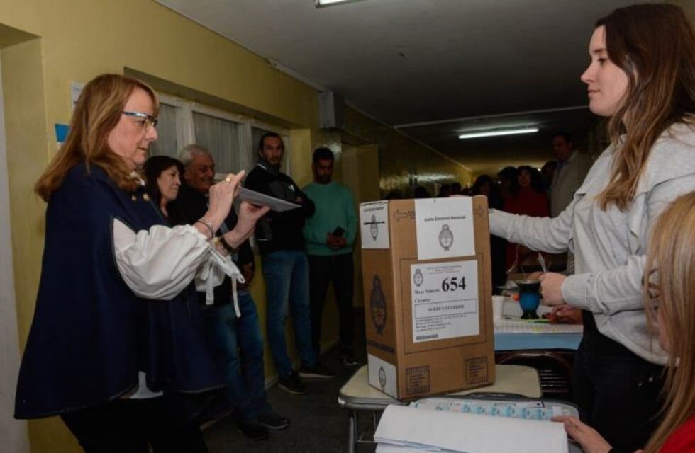 Alicia Kirchner votó y destacó el valor de la política para transformar la realidad