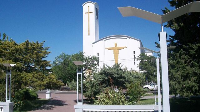 Cumplieron con las dos semanas de aislamiento luego que uno de los curas contrajo Covid-19.