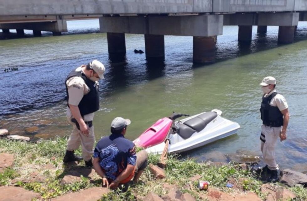 Apresan a un "motonarco" que llegó desde Paraguay a Posadas con 20 kilos de marihuana