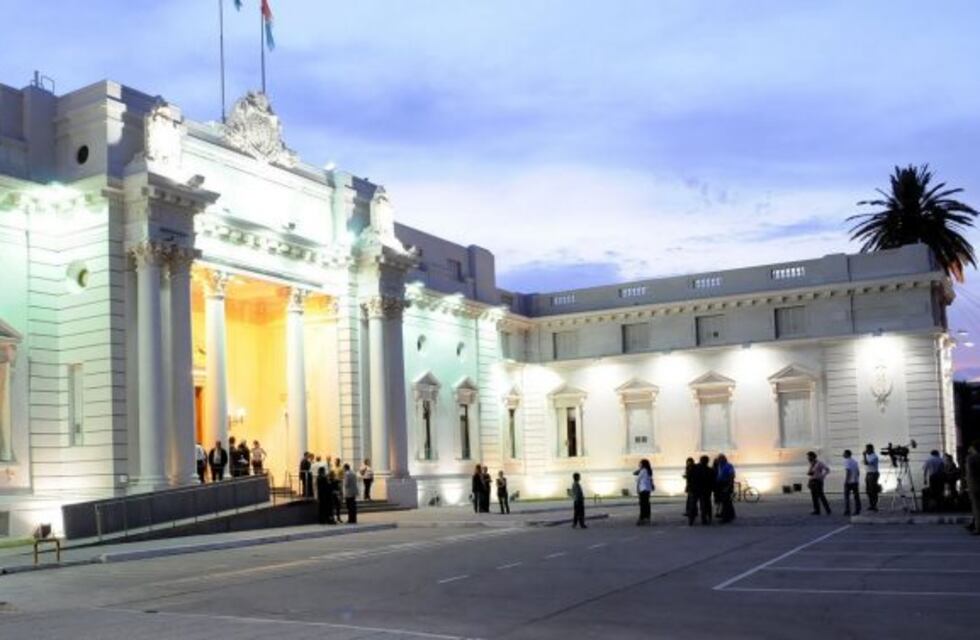 Los legisladores santafesinos ya recibieron los expedientes abiertos contra los fiscales