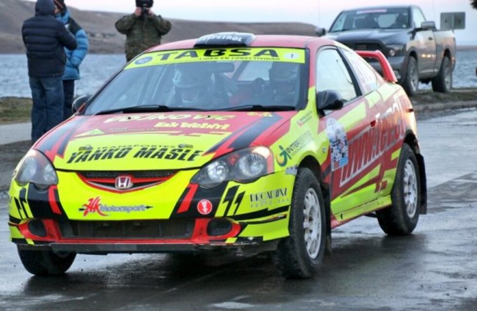 Arcando dio inicio al Gran Premio de la Hermandad