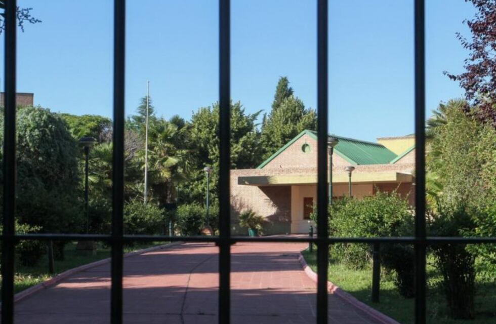 Una víctima del Próvolo contó que la esposaban con cadenas a la pared en un ático para abusarla