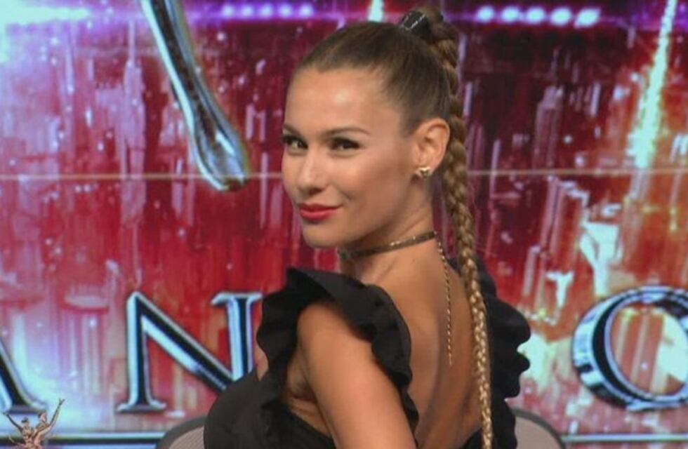 Pampita lució sus infartantes curvas en bikini