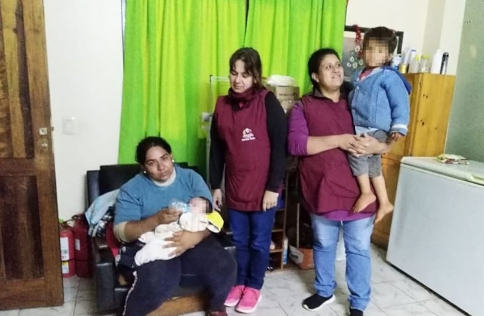 Tres niños menores de 3 años fueron abandonados por varios días
