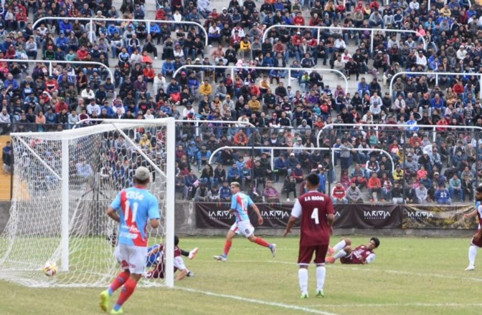 El Gobierno provincial reinauguró el Estadio de Vargas