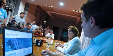 La intendenta brindó detalles sobre las nuevas medidas para paliar la crisis económica\u002E (@munirosario)