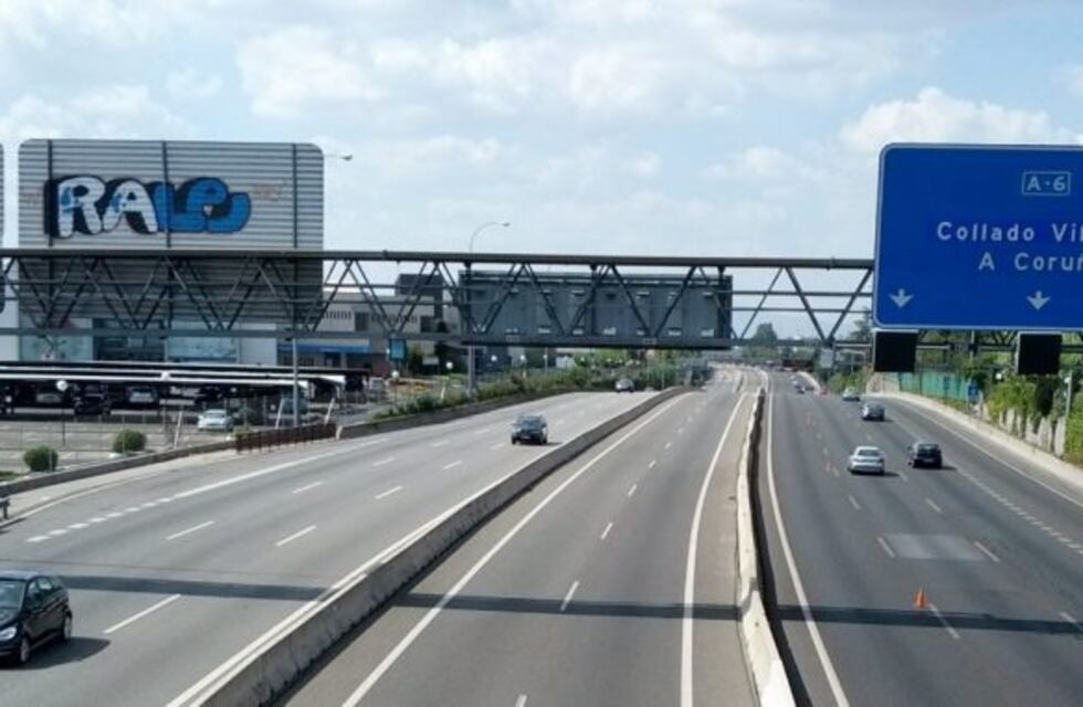 Viajó con un maniquí de acompañante para circular por un carril exclusivo de la autopista