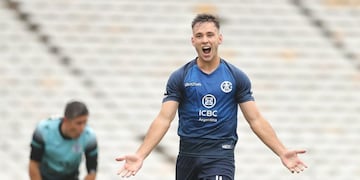 El juvenil Schott jugará con perfil cambiado, marcando punta izquierda\u002E