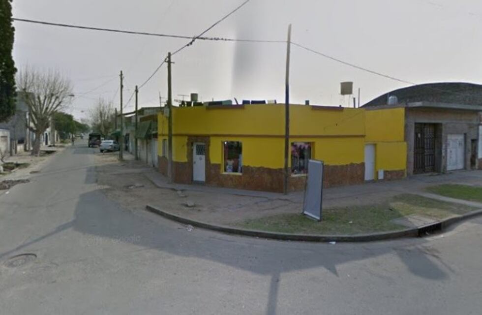 Los balearon mientras tomaban cerveza en la vereda