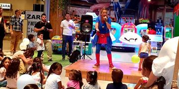 Solcito Fijo en un centro comercial de Carlos Paz\u002E