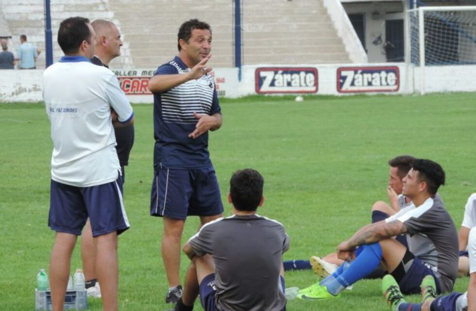 Federal C: Mira, el DT de Juniors que quiere quedar en la historia
