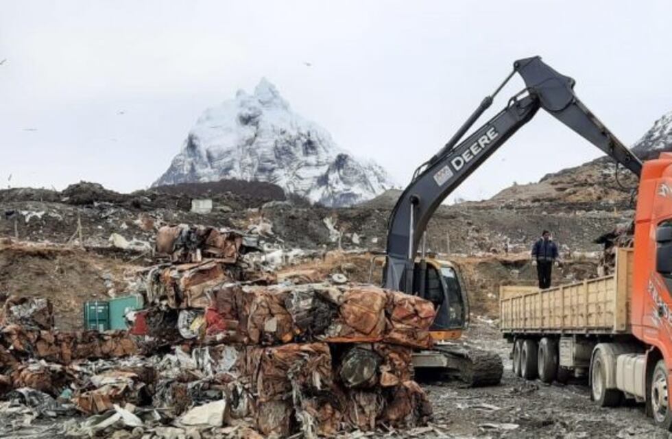 Ushuaia: se compactaron más de 400 toneladas de chatarra