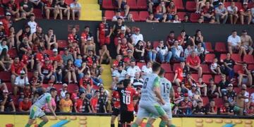 Colón cayó 1 a 0 ante Aldosivi en Santa Fe (@clubaldosivi)