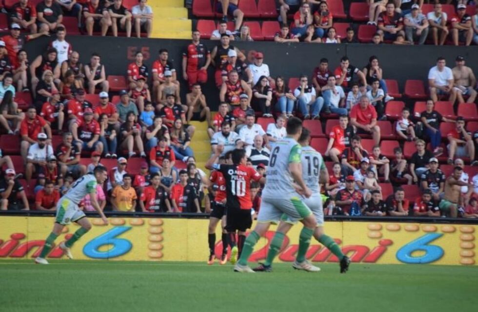 Colón cayó en su despedida como local ante Aldosivi