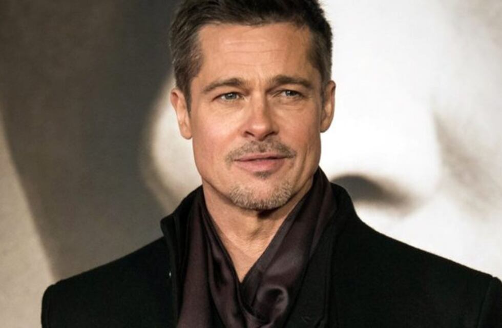 El albañil que sorprende a todos por su gran parecido a Brad Pitt