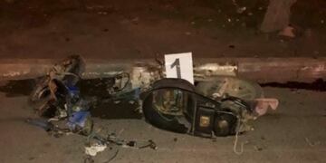 El joven que estaba al mando de la moto falleció en el hospital\u002E