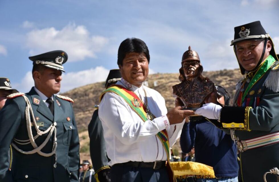Evo Morales suspendió su campaña electoral por los incendios y aceptó la ayuda internacional