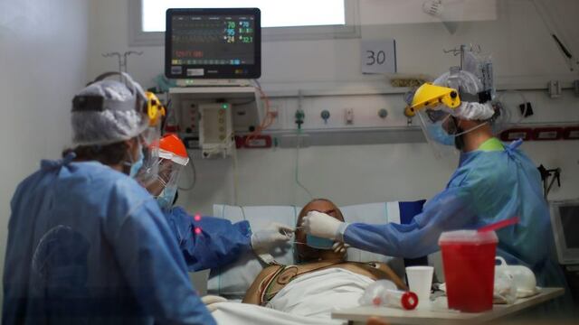 Unidad de terapia intensiva. (AP/Natacha Pisarenko)