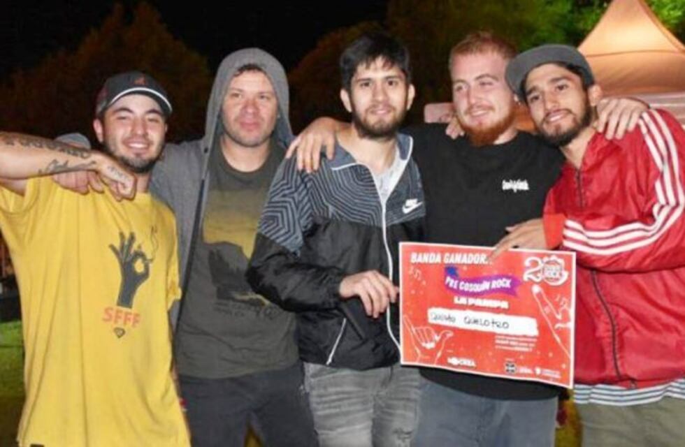 Una huella de León Gamba, ganadora del Pre Cosquín, y la banda "Questo Quelotro", en el Pre Cosquín Rock