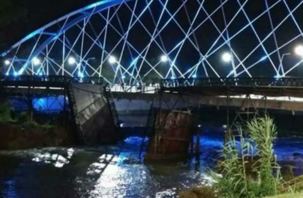 Se desplomó parte del puente Vélez Sársfield de Villa María