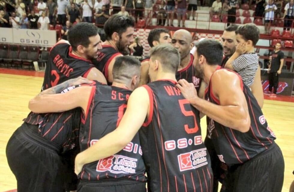 Con el envión del clásico, Instituto aplastó a Obras