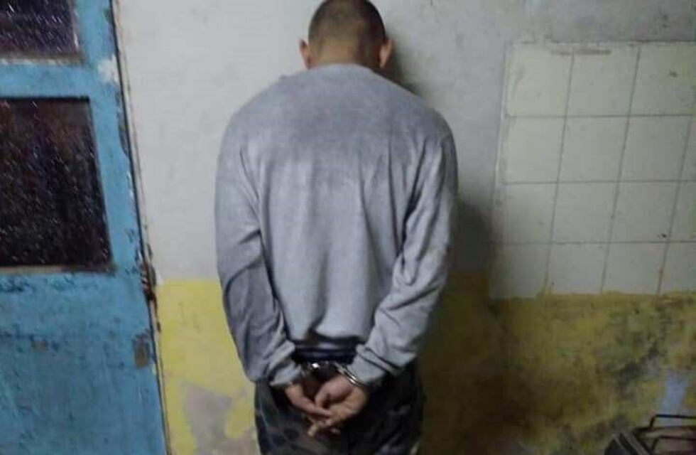 Apuñaló a su hermano porque no quiso mirar el partido