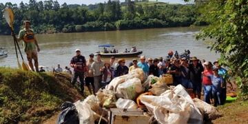 Limpieza Rio Urugay\u002E