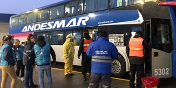 Operativos de control en terminales por llegada de santacruceños