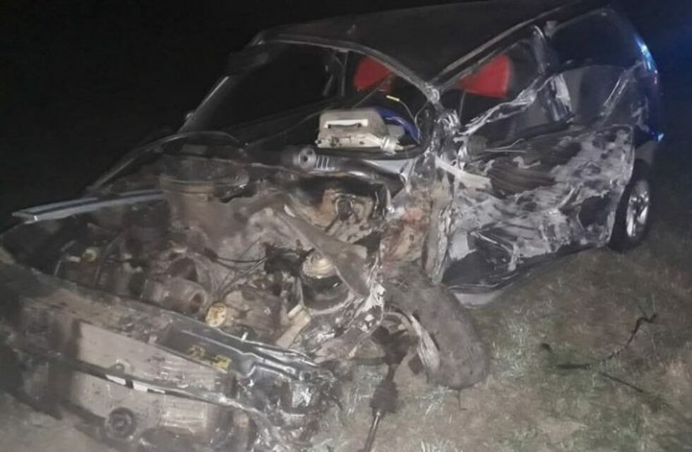 Dos heridos tras un violento choque entre un auto y un camión cerca de Totoras