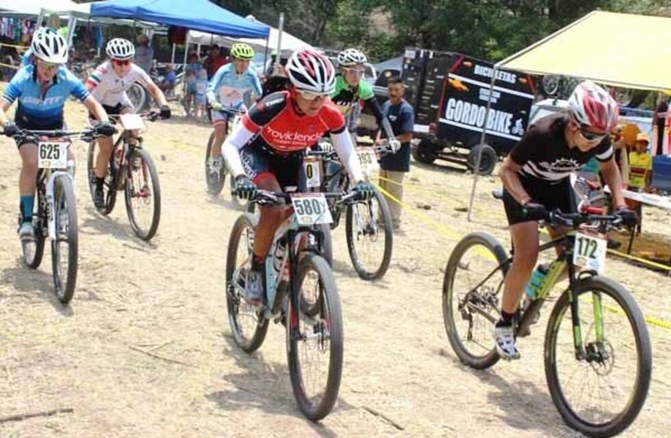Ciclistas de Arroyito participaron de la prueba de Mountain Bike en Tanti y Cosquin