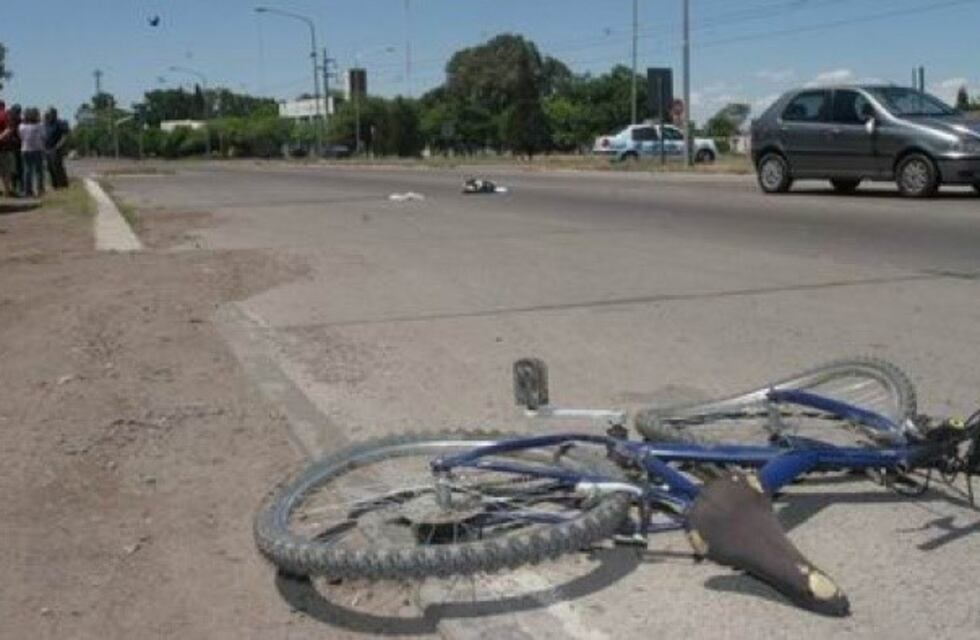 Un motociclista chocó y mató a un nene de 9 años que iba en bicicleta