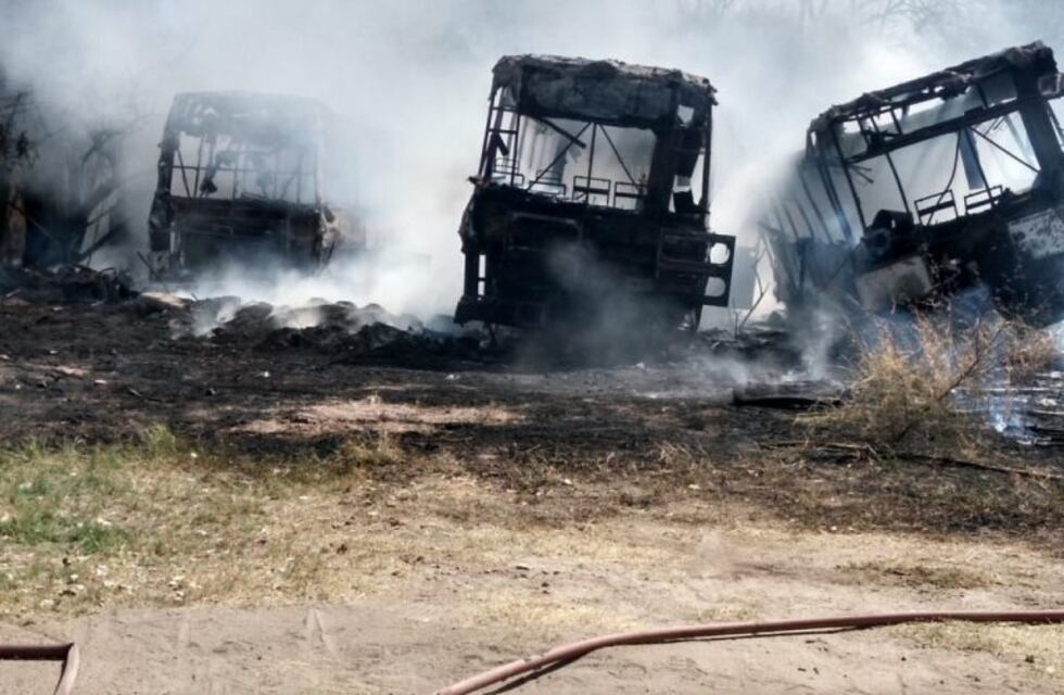 Extinguen incendio en el macro centro de La Rioja