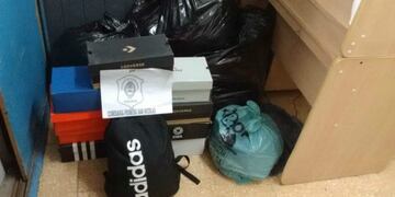 Bolsas con ropa y zapatillas, entre los objetos robados\u002E (El Informante)
