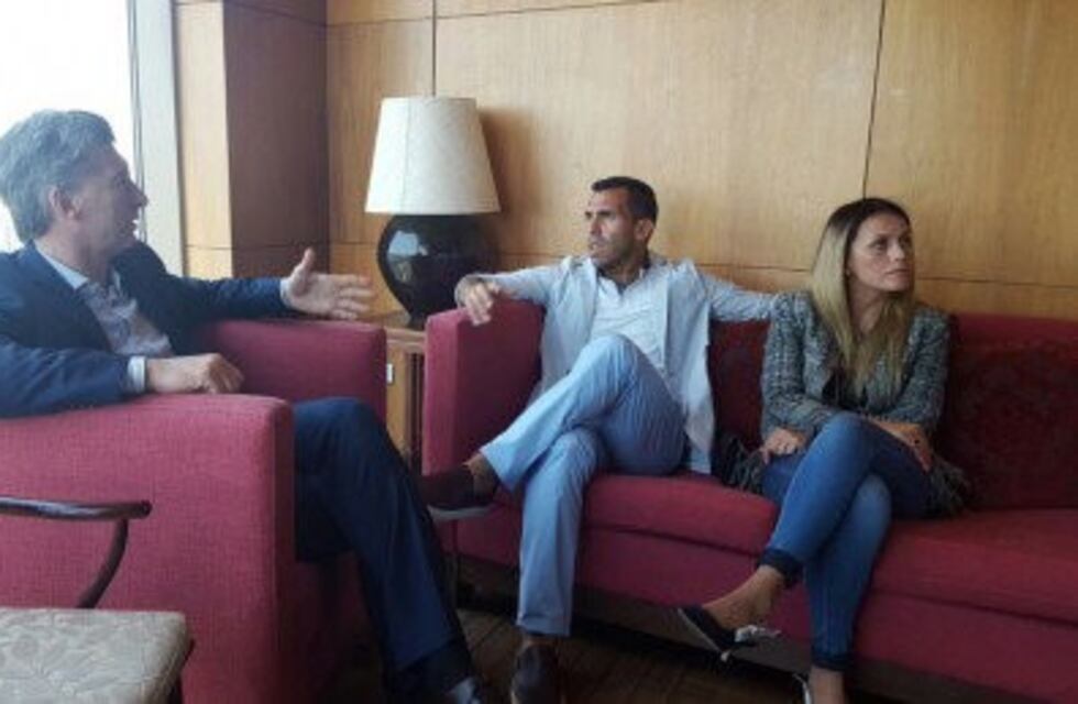 Antes de partir hacia Japón, Macri se encontró con Tevez en Shanghai