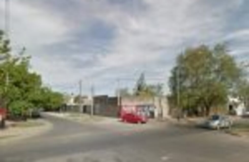 Un joven fue atacado a balazos desde una moto y sufrió graves heridas en ambas piernas