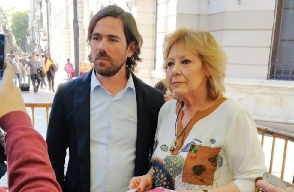 Del Caño pidió en Córdoba "emergencia laboral para recuperar el salario y el empleo"