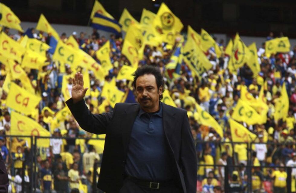 Hugo Sánchez, duro contra Messi: "A joderse y aguantarse un añito más"