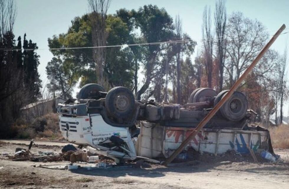 Volcó un camión recolector de basura de la comuna