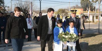 Intendente Cravero con la Directora Mariela Grilli