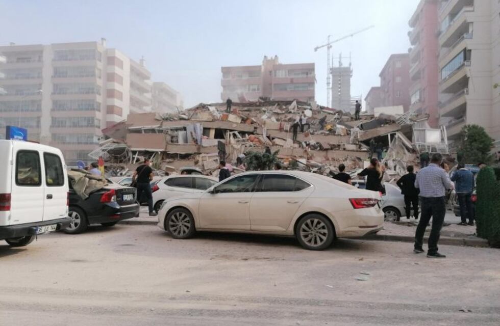 Fuerte sismo en el mar Egeo afecta a Turquía y Grecia: provocó un tsunami y hay al menos ocho muertos