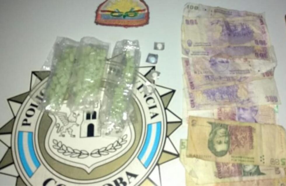 Viajaba en un taxi con 122 pastillas de éxtasis