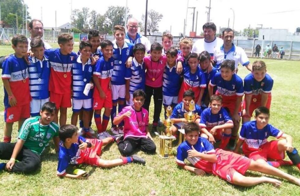 Una foto que refleja el ejemplo a seguir en el fútbol