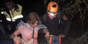 Momento del rescate de las dos turistas\u002E (Foto: Secretaría de Estado y Comunicación Pública)\u002E