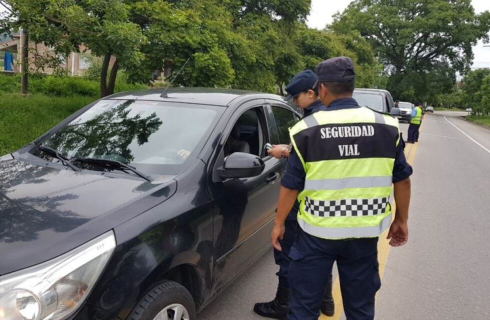 Reclaman que en Salta realizan controles de alcoholemia sin medidas preventivas
