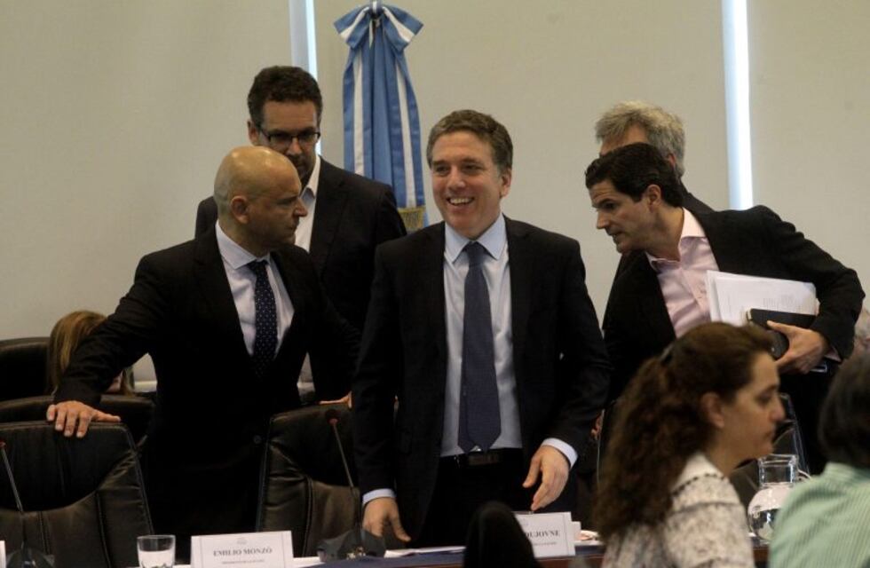 Dujovne: "La meta de bajar el déficit fiscal a 3,2% del PBI es crucial para reducir la pobreza"