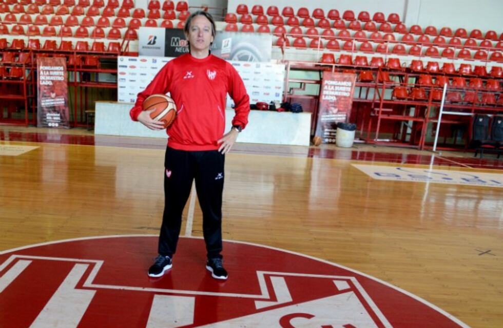 Facundo Müller, DT de Instituto: "Somos un equipo con hambre"